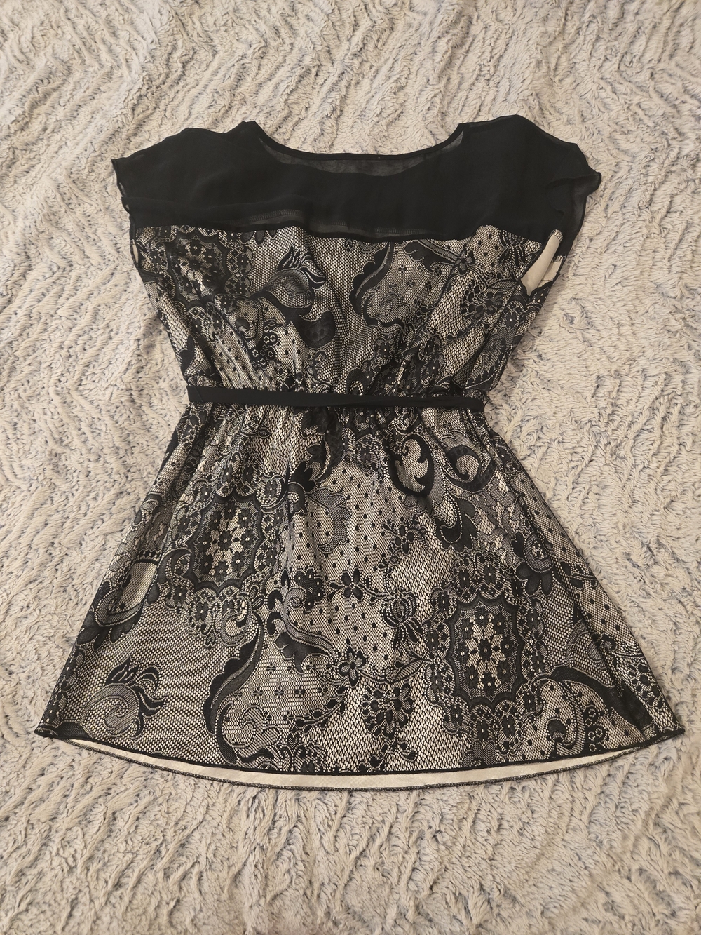 Black Lace-Trim Paisley Tunic with Belt - Picture 4 of 4